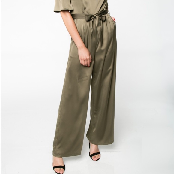 Army wife green jumpsuit - Picture 2 of 2